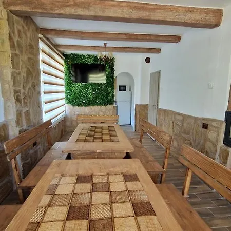 Guest house „бащината къща“-за гости Rosen